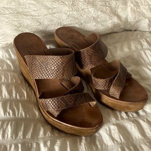 Leather wedges with snakeskin patterned straps
